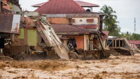 ইন্দোনেশিয়ায় বন্যা-ভূমিধসে নিহত ১৭৪ 