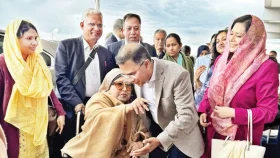 খালেদা জিয়া অসুস্থ, দ্রুতই দেশে ফিরতে পারেন তারেক রহমান