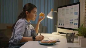 দীর্ঘ সময় অফিসে থাকলেই বাড়ছে ডায়াবেটিসের ঝুঁকি