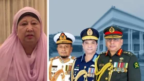 খালেদা জিয়াকে দেখতে হাসপাতালে ৩ বাহিনীর প্রধান