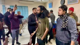 সাংবাদিকদের হুমকি দেওয়া যুবশক্তির দুই নেতাকে অব্যাহতি