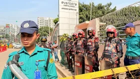 এভারকেয়ার হাসপাতালের সামনে বিজিবি মোতায়েন