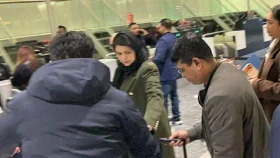 লন্ডনের হিথ্রো বিমানবন্দরে জুবাইদা রহমান