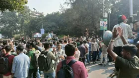 শিক্ষাভবন মোড় অবরোধ সাত কলেজ শিক্ষার্থীদের