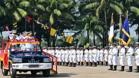 বাংলাদেশ নেভাল একাডেমিতে তরুণ নৌ কর্মকর্তাদের কুচকাওয়াজ অনুষ্ঠিত