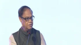 আগামী সপ্তাহের মধ্যে গ্রাহকদের টাকা দেয়া শুরু করতে পারে: গভর্নর