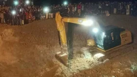 নলকূপের গর্তে পড়ে যাওয়া শিশু সাজিদ উদ্ধার