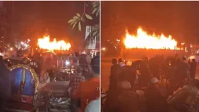 বাড্ডা লিংক রোডে চলন্ত বাসে আগুন