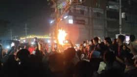 ধর্ম অবমাননার অভিযোগে যুবককে পিটিয়ে হত্যা, মরদেহে আগুন