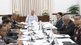 আইনশৃঙ্খলা পরিস্থিতি স্বাভাবিক রাখতে হবে: প্রধান উপদেষ্টা