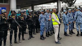 বিমানবন্দরে কড়া নিরাপত্তা
