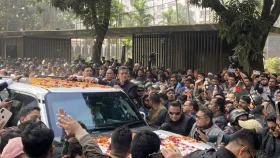 হাদির কবর জিয়ারত শেষে ইসির পথে তারেক রহমান