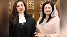 ভোটার তালিকায় নাম লেখালেন ডা. জোবায়দা ও জাইমা রহমান