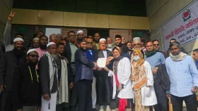 জুলাই যোদ্ধাদের নিয়ে মনোনয়নপত্র সংগ্রহ করলেন ডা. খালিদুজ্জামান