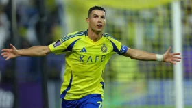 মেসিকে ছাড়িয়ে আয়ে শীর্ষে রোনালদো