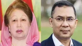 মাকে দেখে হাসপাতাল থেকে বের হয়েছেন তারেক রহমান