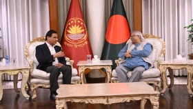 প্রধান উপদেষ্টার সঙ্গে পাকিস্তানের স্পিকারের সাক্ষাৎ