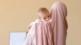 নবীজি কোন সময় শিশুদের বাইরে রাখতে নিষেধ করেছেন&nbsp;