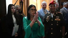 শপথ নিলেন ভেনেজুয়েলার অন্তর্বর্তী প্রেসিডেন্ট শডেলসি রদ্রিগেজ