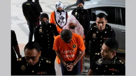 ৭ দিনের রিমান্ডে মালয়েশিয়ার সাবেক সেনাপ্রধান ও তার ২ স্ত্রী