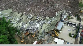 ফিলিপাইনে আবর্জনার স্তূপে চাপা পড়ে নিহত ১, নিখোঁজ ৩০