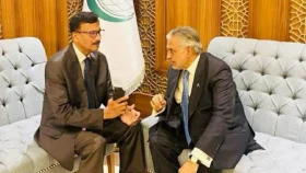 এবার সৌদি আরবে বৈঠকে বসলেন তৌহিদ হোসেন-ইসহাক দার