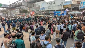 নতুন কর্মসূচির ঘোষণা দিয়ে সড়ক ছাড়লেন শিক্ষার্থীরা