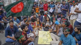 রাজধানীর তিনটি পয়েন্টে শিক্ষার্থীদের অবরোধ কর্মসূচি