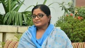 দেড় দশক পর বড়পর্দায় বর্ষীয়ান অভিনেত্রী ডলি জহুর