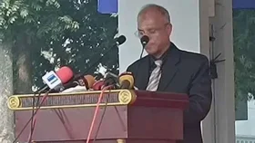 প্রার্থীদের দেওয়া খাবার খেতে পারবে না পুলিশ: স্বরাষ্ট্র উপদেষ্টা