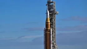 ৫০ বছর পর চাঁদে মানুষ পাঠাচ্ছে নাসা