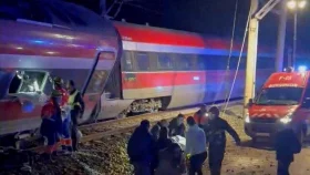 স্পেনে ট্রেন দুর্ঘটনায় নিহত ২১, বাড়তে পারে মৃতের সংখ্যা