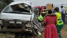 স্কুলবাসের সঙ্গে ট্রাকের সংঘর্ষ, নিহত ১৩ শিশু