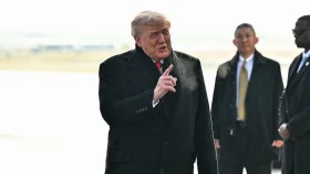 সুইজারল্যান্ডে পৌঁছেছেন ট্রাম্প, উৎকণ্ঠায় বিশ্ব