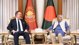 এবারের ভোট ভবিষ্যৎ নির্বাচনের মানদণ্ড হবে: প্রধান উপদেষ্টা