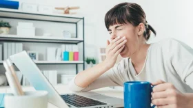 দুপুরে খাওয়ার পর ঘুম আসা, কোনো রোগের লক্ষণ?