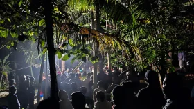 কারাবন্দী ছাত্রলীগ নেতার স্ত্রী-সন্তানকে পাশাপাশি দাফন