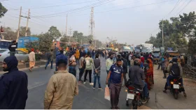 ঢাকা-ময়মনসিংহ মহাসড়ক অবরোধ