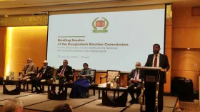 বিদেশি কূটনীতিকদের ব্রিফ করছে ইসি