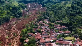 ইন্দোনেশিয়ায় ভূমিধসে নিহত ৭, নিখোঁজ ৮০