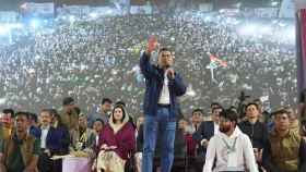 ভোটের দিন ভোরে কেন্দ্রে যেতে তারেক রহমানের আহ্বান