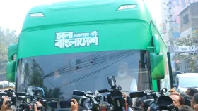 এবার বাসে চড়ে নির্বাচনি প্রচারণায় জামায়াত আমির