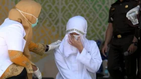 যিনায় লিপ্ত হওয়ার দায়ে যুগলকে ১৪০ বেত্রাঘাত