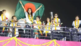 দেশে ফিরেছে সাফজয়ী বাংলাদেশ নারী ফুটসাল দল