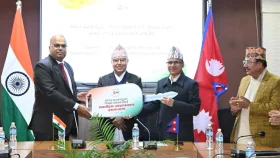নির্বাচন উপলক্ষে নেপালকে ২৫০ গাড়ি দিলো ভারত
