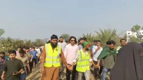 ৩৩% কোটার প্রতিবাদে গাজীপুরে রেলপথ অবরোধ