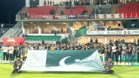 নিজেদের সিদ্ধান্তে অটল থাকবে পাকিস্তান