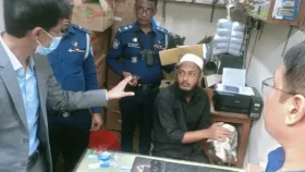 ভোটের সিলসহ দোকানি আটক, জামায়াত নেতার বিরুদ্ধে মামলা