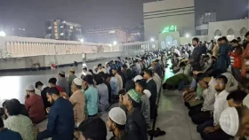 পালিত হচ্ছে শবে বরাত, মসজিদগুলোতে মুসল্লিদের ঢল