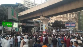 শাহবাগ অবরোধ ইনকিলাব মঞ্চের, যান চলাচল বন্ধ